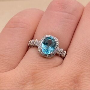 Elegant Silver and Blue Apatite Gemstone Ring